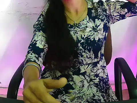 Snapshot of Hotsurbhi chatting on March 9, 2026, 4:49 am Hotsurbhi online show from March 9, 2026, 4:49 am