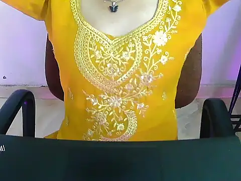 Snapshot of Hotsurbhi chatting on March 10, 2026, 4:50 am Hotsurbhi online show from March 10, 2026, 4:50 am
