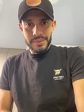 Snapshot of katasanz chatting on May 4, 2026, 1:18 pm katasanz online show from May 4, 2026, 1:18 pm
