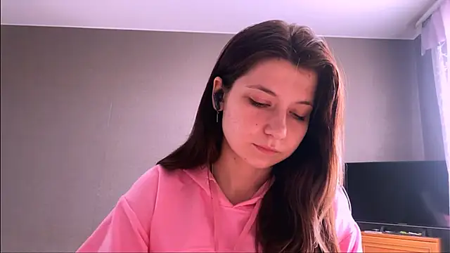 LunnaBliss online show from March 31, 2026, 1:22 pm