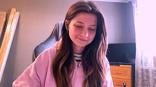 LunnaBliss online show from April 12, 2026, 1:27 pm