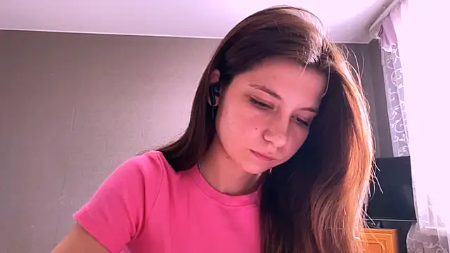 LunnaBliss online show from April 20, 2026, 12:41 pm