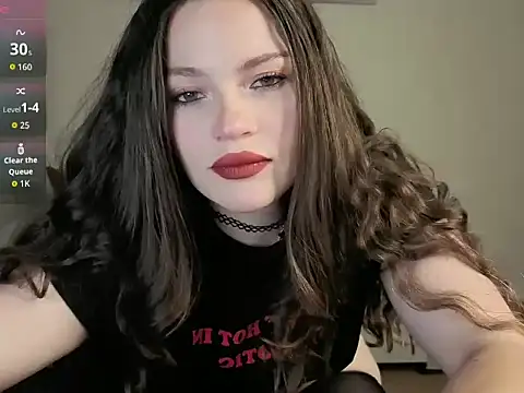 Avelinehowo uwu online show from July 2, 2026, 6:58 pm