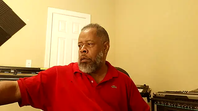 Cleozevo1961 online show from April 3, 2026, 3:10 pm