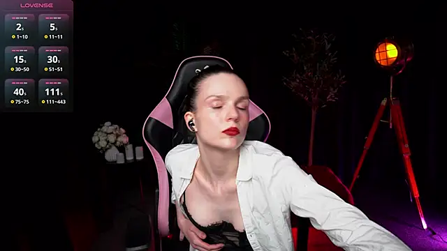 Snapshot of Wild_Alice_me chatting on February 24, 2026, 3:43 pm Wild Alice me online show from February 24, 2026, 3:43 pm