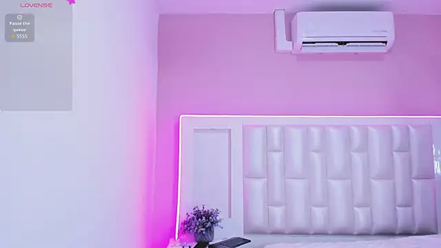 Liia Collins online show from April 20, 2026, 5:16 pm