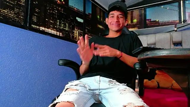 EstevenBrown1 online show from March 3, 2026, 12:44 pm