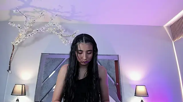 cloe taylor  25 online show from March 3, 2026, 1:17 pm