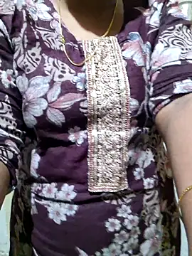 Snapshot of Angel_honeybear_143 chatting on June 12, 2026, 2:49 pm Angel honeybear 143 online show from June 12, 2026, 2:49 pm
