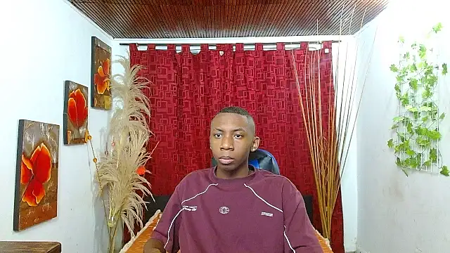 Snapshot of milo018 chatting on February 22, 2026, 7:19 am milo018 online show from February 22, 2026, 7:19 am