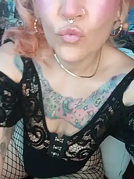 Snapshot of lady_polka chatting on March 2, 2026, 6:04 pm lady polka online show from March 2, 2026, 6:04 pm