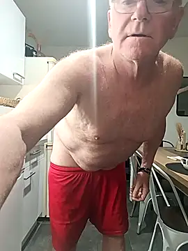 olivbisoumis online show from May 4, 2026, 3:02 am