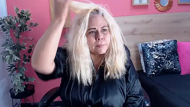 Snapshot of eva_colen50 chatting on July 28, 2026, 4:27 pm eva colen50 online show from July 28, 2026, 4:27 pm