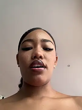 kali rousse online show from April 14, 2026, 12:22 pm