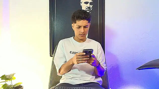 Eliassalvatore  online show from July 1, 2026, 3:34 pm