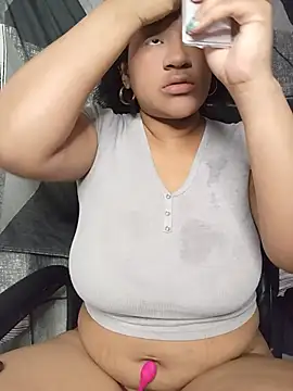 Snapshot of gigiblue89 chatting on June 24, 2026, 8:02 am gigiblue89 online show from June 24, 2026, 8:02 am