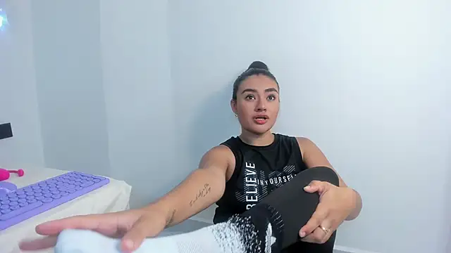 Snapshot of MiaFox_mml chatting on March 4, 2026, 8:26 pm MiaFox mml online show from March 4, 2026, 8:26 pm