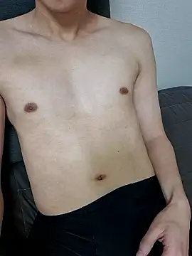 kiim1123 online show from April 23, 2026, 1:57 pm