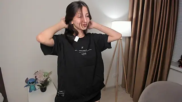 littleevilon online show from March 25, 2026, 8:59 pm