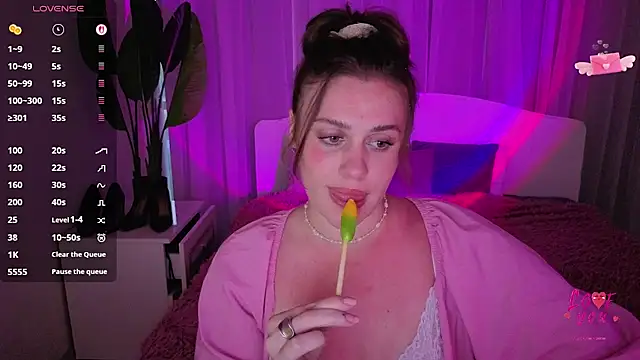 Milana Monroe online show from June 21, 2026, 6:10 pm