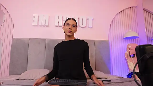 Luxa Velvet online show from March 24, 2026, 12:43 pm