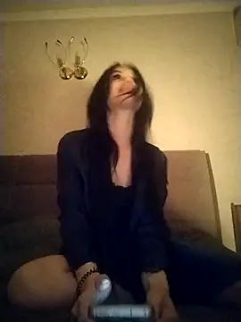 Snapshot of evavibe_ chatting on April 8, 2026, 7:03 pm evavibe online show from April 8, 2026, 7:03 pm