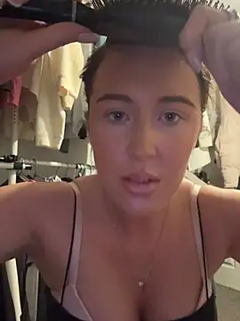 Snapshot of PinkVelvetx chatting on March 4, 2026, 7:31 pm PinkVelvetx online show from March 4, 2026, 7:31 pm