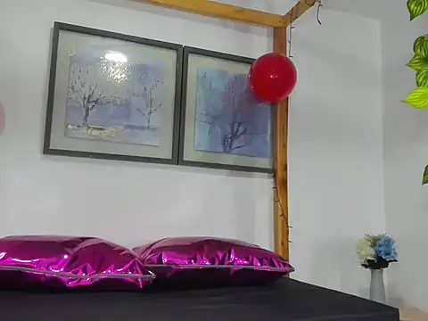 Xamira hot online show from February 20, 2026, 3:47 am