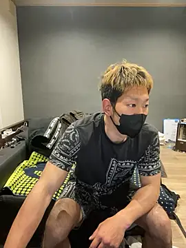 ryuaaaaa online show from April 19, 2026, 2:16 pm