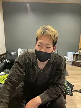 ryuaaaaa online show from April 21, 2026, 3:28 pm