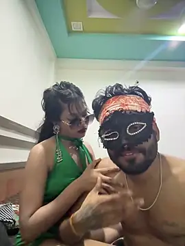 Snapshot of sizzler_hotz chatting on April 6, 2026, 5:58 pm sizzler hotz online show from April 6, 2026, 5:58 pm