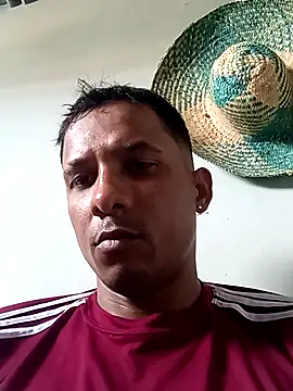 blackhot22c online show from February 18, 2026, 7:10 pm