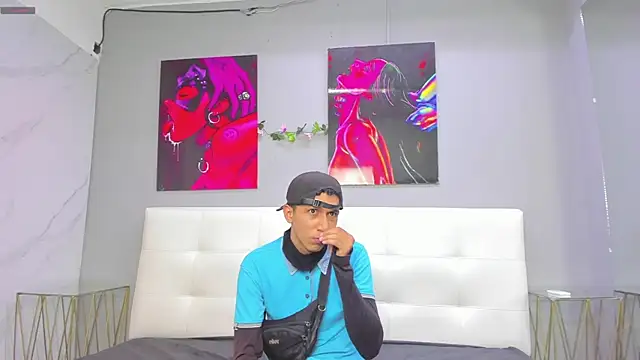 Snapshot of ahsly78Bryan chatting on June 19, 2026, 7:39 pm ahsly78Bryan online show from June 19, 2026, 7:39 pm