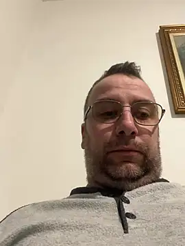 cristian anal88 online show from February 25, 2026, 8:07 pm