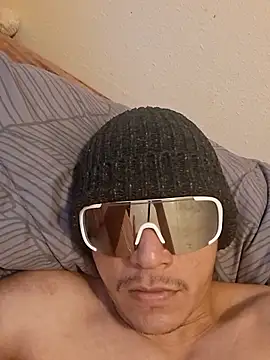 Snapshot of gueboloco2626 chatting on February 20, 2026, 1:22 pm gueboloco2626 online show from February 20, 2026, 1:22 pm