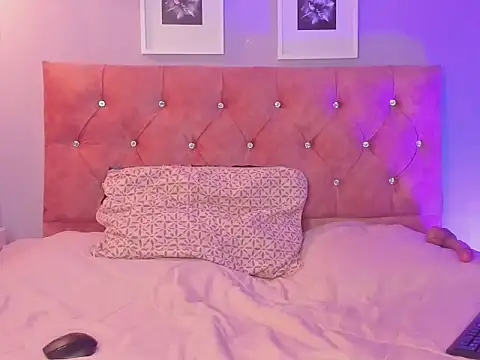 Snapshot of lilirousee chatting on March 4, 2026, 7:09 pm lilirousee online show from March 4, 2026, 7:09 pm