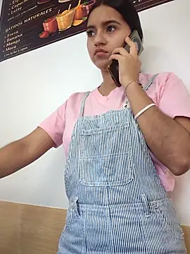 Snapshot of DulceCaroX chatting on May 12, 2026, 12:35 pm DulceCaroX online show from May 12, 2026, 12:35 pm