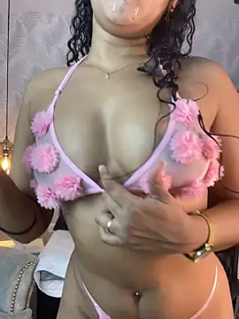 Miaafoxx   online show from February 21, 2026, 7:48 pm