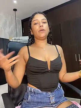 Miaafoxx   online show from March 28, 2026, 7:46 pm