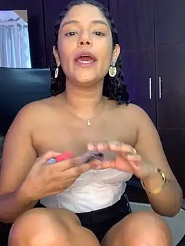 Miaafoxx   online show from April 18, 2026, 7:58 pm