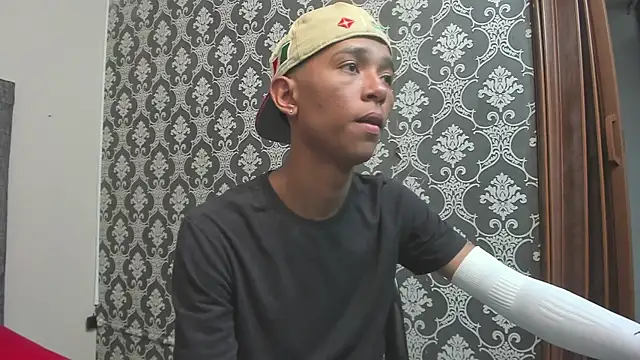 Snapshot of Little_Twink19x chatting on March 4, 2026, 7:42 pm Little Twink19x online show from March 4, 2026, 7:42 pm