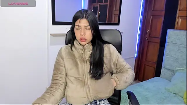 Aysha winxs online show from February 28, 2026, 3:18 am