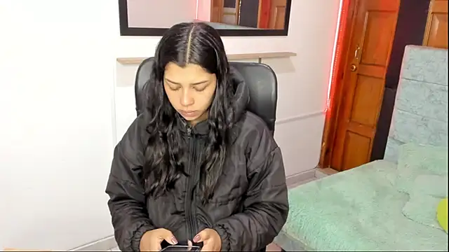 Aysha winxs online show from March 3, 2026, 2:50 am