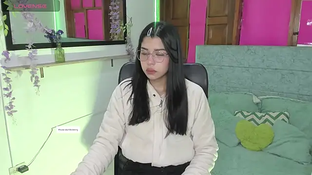 Aysha winxs online show from April 19, 2026, 3:28 am