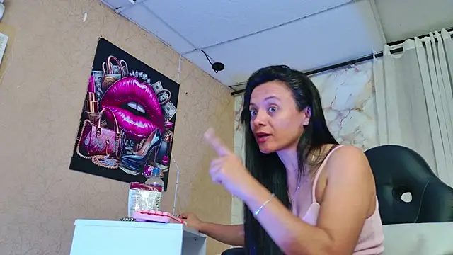 QueenSallyDesire online show from April 14, 2026, 3:23 am