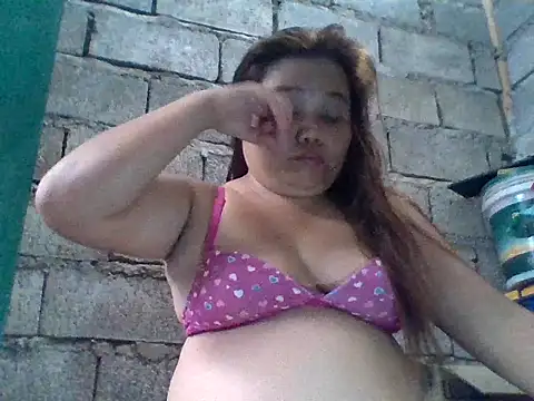 sweetlyn31 online show from June 22, 2026, 6:32 am