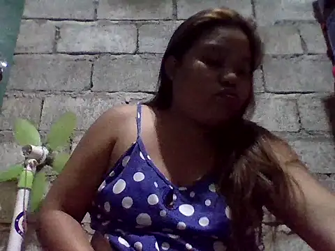 sweetlyn31 online show from July 2, 2026, 2:12 pm