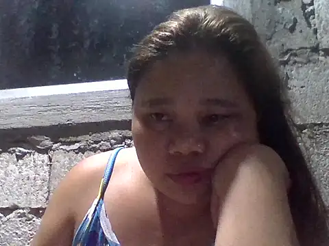 sweetlyn31 online show from July 13, 2026, 1:58 pm