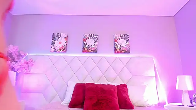Snapshot of Bianca_Monroe_ chatting on June 1, 2026, 8:21 pm Bianca Monroe online show from June 1, 2026, 8:21 pm