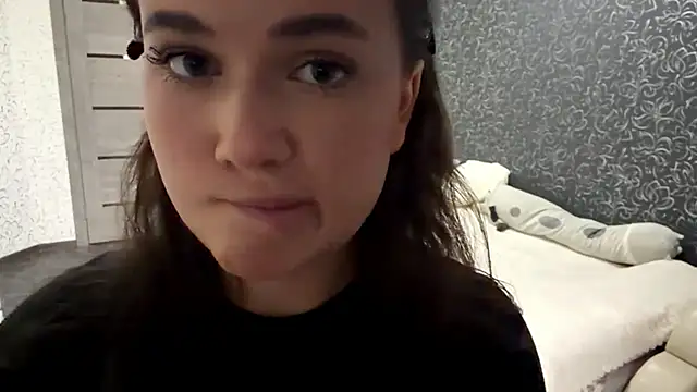 JoycelynUrion online show from April 6, 2026, 10:27 am